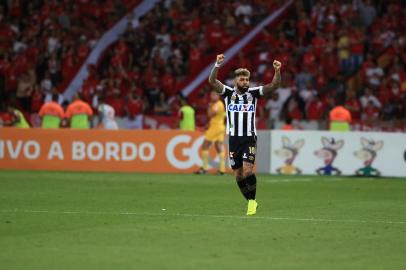  PORTO ALEGRE, RS, BRASIL - 22/10/2018 - Inter recebe o Santos no Beira-Rio pelo Brasileirão 2018. Gol do Santos. Gabriel Barbosa.Indexador: Jeff Botega