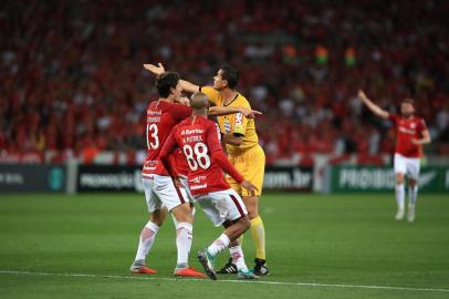  PORTO ALEGRE, RS, BRASIL - 22/10/2018 - Inter recebe o Santos no Beira-Rio pelo Brasileirão 2018. Indexador: Jeff Botega