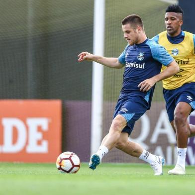 RS - FUTEBOL/TREINO GREMIO  - ESPORTES - Jogadores do Gremio realizam treinamento na Casa Amarilla, centro de treinamentos do Boca Juniors, em Buenos Aires, na preparacao para a partida contra o River Plate, valida pela semifinal da Libertadores 2018. FOTO: LUCAS UEBEL/GREMIO FBPA