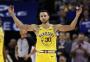 Curry acerta 11 arremessos de três pontos em vitória do Warriors sobre Washington Wizards