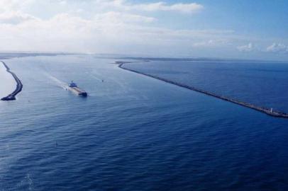 cana de acesso ao porto de rio grande