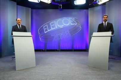  PORTO ALEGRE, RS, BRASIL, 25-10-2018. Debate na RBS TV com os candidatos a governadores do RS, pelo segundo turno, José Ivo Sartori e Eduardo Leite. (ISADORA NEUMANN/AGÊNCIA RBS)