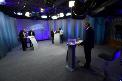  PORTO ALEGRE, RS, BRASIL, 25-10-2018. Debate na RBS TV com os candidatos a governadores do RS, pelo segundo turno, José Ivo Sartori e Eduardo Leite.(ISADORA NEUMANN/AGÊNCIA RBS)