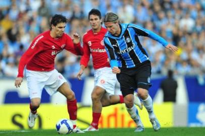 ***  100 anos do Gre-Nal  ***Grêmio e Inter se enfrentam no Estádio Olímpico, em Porto Alegre, em jogo válido pelo Campeonato Brasileiro 2009, comemorando 100 anos do clássico Gre-Nal.Bolivar, Índio e Maxi López