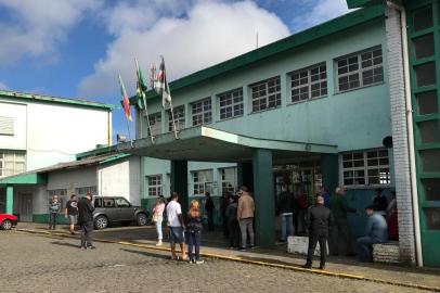 Votação em Caxias do Sul, no Instituto Cristóvão de Mendoza