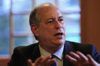  GRAMADO, RS, BRASIL, 10/05/2018: O pré-candidato à presidência da República Ciro Gomes em entrevista no hotel Laghetto Gramado.Indexador: Isadora Neumann