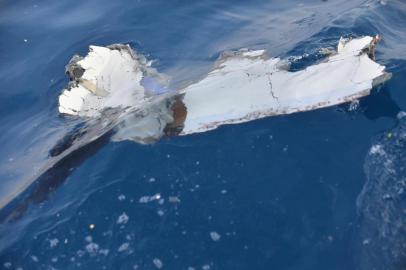  Debris from the ill-fated Lion Air flight JT 610 is pictured at sea in the waters north of Karawang on October 29, 2018. - All 189 passengers and crew aboard a crashed Indonesian Lion Air jet were "likely" killed in the accident, the search and rescue agency said on October 29, as it announced it had found human remains. (Photo by ADEK BERRY / AFP)Editoria: DISLocal: at seaIndexador: ADEK BERRYSecao: transport accidentFonte: AFPFotógrafo: STF