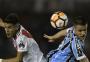 Uniformes de Grêmio e River Plate são definidos, e argentinos vão usar uma combinação bem diferente
