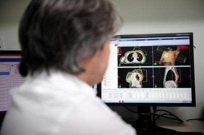  BENTO GONÇALVES, RS, BRASIL, 26/10/2018Ala de oncologia do hospital Tacchini. Pauta para o Outubro Rosa. (Lucas Amorelli/Agência RBS)