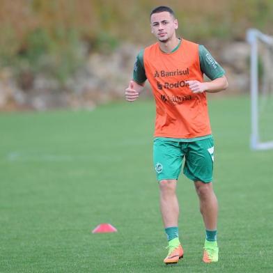  CAXIAS DO SUL, RS, BRASIL, 29/10/2018. Treino do Juventude no CT. O Ju está disputando a sérei B do Campeonato Brasileiro. Na foto, atacante Gabriel Valentini. (Porthus Junior/Agência RBS)Indexador: Porthus Junior                  