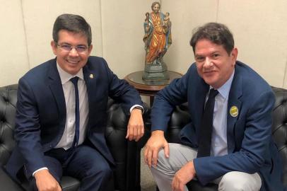 Cid Gomes e Randolfe Rodrigues em reunião no Senado. Foto: Divulgação