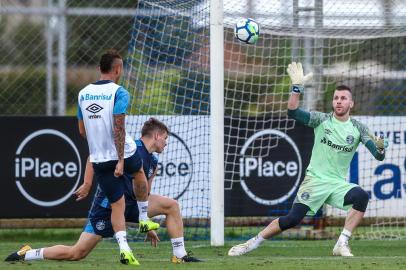 RS - FUTEBOL/TREINO GREMIO  - ESPORTES - Jogadores do Gremio realizam treino durante a tarde desta quinta-feira no Centro de Treinamentos Luiz Carvalho, na preparacao para o Campeonato Brasileiro 2018. FOTO: LUCAS UEBEL/GREMIO FBPA