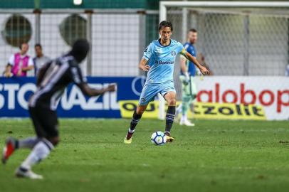 FUTEBOL/CAMPEONATO BRASILEIRO 2018/GREMIO X ATLETICO-MG - ESPORTES - Lance da partida entre Grêmio e Atlético-MG disputada na tarde deste sabado, no Arena Independencia, em Belo Horizonte, valida pelo Campeonato Brasileiro 2018. FOTO: LUCAS UEBEL/GREMIO FBPA