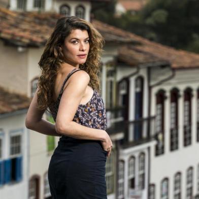 Isabel ( Alinne Moraes ), espelho da vida