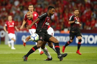  PORTO ALEGRE, RS, BRASIL, 04-11-2018. Inter enfrenta o Atlético-PR no Beira-Rio pelo Campeonato Brasileiro. (FÉLIX ZUCCO/AGÊNCIA RBS)