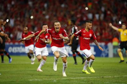  PORTO ALEGRE, RS, BRASIL, 04-11-2018. Inter enfrenta o Atlético-PR no Beira-Rio pelo Campeonato Brasileiro. (FÉLIX ZUCCO/AGÊNCIA RBS)