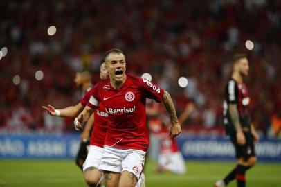  PORTO ALEGRE, RS, BRASIL, 04-11-2018. Inter enfrenta o Atlético-PR no Beira-Rio pelo Campeonato Brasileiro. (FÉLIX ZUCCO/AGÊNCIA RBS)