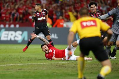  PORTO ALEGRE, RS, BRASIL, 04-11-2018. Inter enfrenta o Atlético-PR no Beira-Rio pelo Campeonato Brasileiro. (FÉLIX ZUCCO/AGÊNCIA RBS)