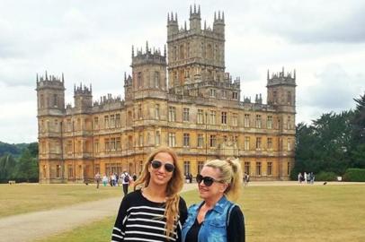 Visita ao castelo de Highclere, no interior da Inglaterra, onde foram filmadas cenas da série britânica Downton Abbey. Lindo castelo com lindos jardins!Paula e Sissi DiasDe Porto Alegre, em agosto de 2018