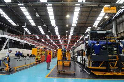  CAXIAS DO SUL, RS, BRASIL (07/07/2015) Marcopolo 2015. Empresa Marcopolo investe em tecnologia para produzir ônibus, cujos veículos são exportados para mais de cem países.    (Roni Rigon/Pioneiro)