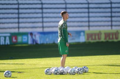  CAXIAS DO SUL, RS, BRASIL, 05/11/2018. Treino do Juventude no estádio Alfredo Jaconi. O Juventude está disputando a série B do Campeonato Brasileiro e briga para sair da zona de rebaixamento. Na foto, atacante Douglas Kemmer. (Porthus Junior/Agência RBS)