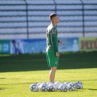  CAXIAS DO SUL, RS, BRASIL, 05/11/2018. Treino do Juventude no estádio Alfredo Jaconi. O Juventude está disputando a série B do Campeonato Brasileiro e briga para sair da zona de rebaixamento. Na foto, atacante Douglas Kemmer. (Porthus Junior/Agência RBS)