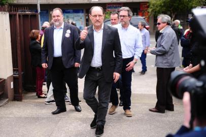  CAXIAS DO SUL, RS, BRASIL, 07/10/2018. Atual Governador do Rio Grande do Sul e candidato à reeleição para o Governo do Estado pelo MDB, José Ivo Sartori vota no Colégio La Salle Carmo, em Caxias do Sul. (Diogo Sallaberry/Agência RBS)