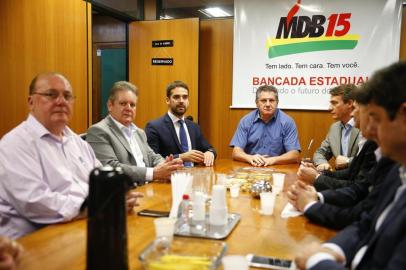  PORTO ALEGRE, RS, BRASIL, 07/11/2018 -Eduardo Leite visitando as bancadas do PDT e MDB na Assembleia Legislativa de Porto Alegre. (FOTOGRAFO: FÉLIX ZUCCO / AGENCIA RBS)