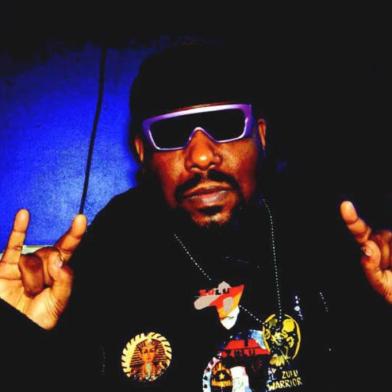 Foto do DJ Afrika Bambaataa.#PÁGINA: 6# FD Fonte: Divulgação Fotógrafo: Reno