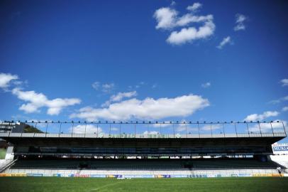  CAXIAS DO SUL, RS, BRASIL, 08/11/2018. Em tarde de treino fechado, fotos gerais do estádio Alfredo Jaconi. O Ju está tentando fugir do rebaixamento para a série C. (Porthus Junior/Agência RBS)