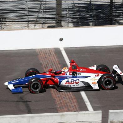 O piloto gaúcho Matheus Leist durante atividade no oval de Indianápolis.