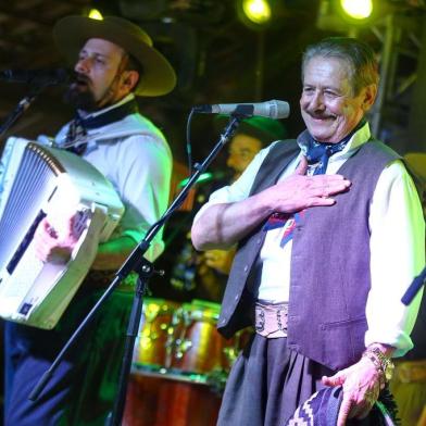  NOVO HAMBURGO, RS, BRASIL, 07/11/2018: A tradicional Sociedade Gaúcha de Lomba Grande completa 80 anos. Lá, todas as terças, há mais de 30 anos, é realizado um dos mais fortes bailes da região, sempre reunindo nomes fortes do nativismo. Neste ano, a comemoração contou com show dos Monarcas. (CAMILA DOMINGUES/AGÊNCIA RBS)