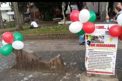 Morador de Caxias comemora um ano de pedido de reparo de monumento. Ele encaminhou protocolo em 6 11 17