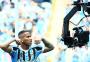 Grêmio vira no fim, vence o Vasco e entra no G-4