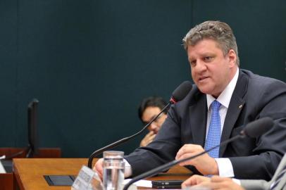 José Otávio Germano em audiência pública sobre a importância da energia e da ciência, tecnologia e inovação no contexto da competitividade da economia. Foto: Zeca Ribeiro/Câmara dos Deputados