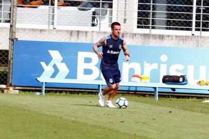  PORTO ALEGRE, RS, BRASIL, 12-11-2018. Grêmio treina no CT Luiz Carvalho em preparação para o próximo jogo do campeonato brasileiro. (ROBINSON ESTRÁSULAS/AGÊNCIA RBS(