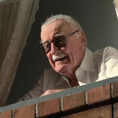 Stan Lee em participação especial no filme Homem-Aranha: De Volta ao Lar