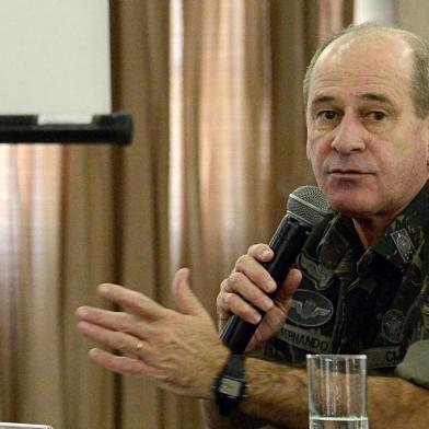  Rio de Janeiro - O General de Exército Fernando Azevedo e Silva fala durante coletiva sobre apresentação de tropa das forças armadas que atuarão nos jogos olímpicos e paralímpicos Rio 2016 (Tomaz Silva/Agência Brasil)Indexador: Tomaz Silva/Agência Brasil