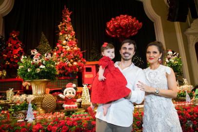  PORTO ALEGRE, RS, BRASIL, 10-11-2018.Aniversário de 1 ano de Maria Antonia Minuzzi, filha de Xuxa Pires e Antonio Carlos Minuzzi Filho. (FOTO ANDRÉA GRAIZ/AGÊNCIA RBS)