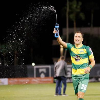 Tampa Bay Rowdies, Joe Cole