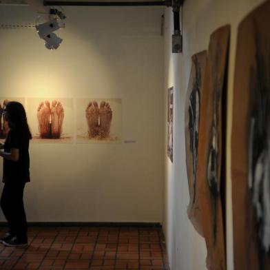  CAXIAS DO SUL, RS, BRASIL 12/11/2018Exposição reúne trabalhos vencedores do XII Salão Campus 8 e 5º Prêmio Koralle, na Sala de Exposições do Centro de Cultura Ordovás.