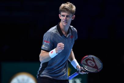  South Africas Kevin Anderson reacts after a point against Japans Kei Nishikori during their mens singles round-robin match on day three of the ATP World Tour Finals tennis tournament at the O2 Arena in London on November 13, 2018. (Photo by Glyn KIRK / AFP)Editoria: SPOLocal: LondonIndexador: GLYN KIRKSecao: tennisFonte: AFPFotógrafo: STR