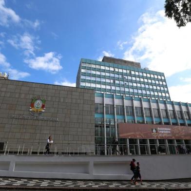  PORTO ALEGRE, RS, BRASIL,  16-05-2018. Fotos atualizadas das fachadas do Palácio Piratini, da Assembleia Legislativa (FOTO) e do Tribunal de Justiça do Estado. (FERNANDO GOMES/AGÊNCIA RBS)