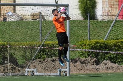 GOleiro Fábio Rampi do São José