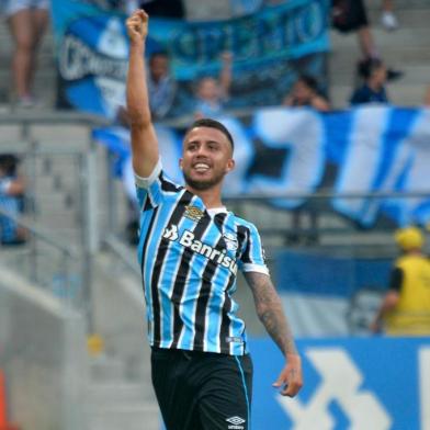 Partida entre Gremio e Vasco pelo Campeonato BrasileiroPORTO ALEGRE, RS, 11.11.2018 - GRÊMIO -VASCO DA GAMA - O jogador Matheus Henrique, da equipe do Grêmio, comemora o gol durante a partida contra o Vasco, pela rodada do Campeonato Brasileiro 2018, no estÃ¡dio Arena GrÃªmio, neste domingo, 11. (Foto: Donaldo Hadlich/Codigo19/Folhapress) 