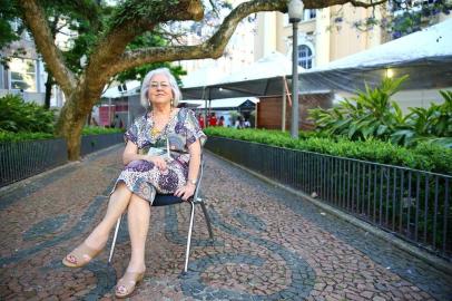  PORTO ALEGRE, RS, BRASIL, 15/11/2018: Retrato de Maria Carpi, patrona da 64ª Feira do Livro de Porto Alegre. (CAMILA DOMINGUES/AGÊNCIA RBS).