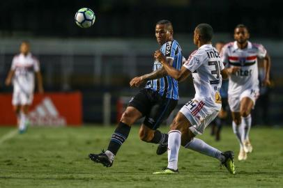 Gremio x Sao PauloRS - FUTEBOL/CAMPEONATO BRASILEIRO 2018/GREMIO X SAO PAULO - ESPORTES - Lance da partida entre Gremio e Sao Paulo disputada na noite desta quinta-feira, no Estadio Morumbi, em Sao Paulo, valida pelo Campeonato Brasileiro 2018. FOTO: LUCAS UEBEL/GREMIO FBPAEditoria: SPOIndexador: Lucas UebelSecao: futebolFonte: Gremio.netFotógrafo: Gremio x Sao Paulo