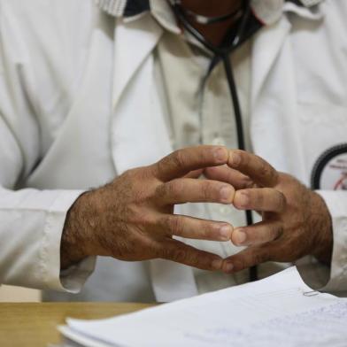  PASSO DO SOBRADO, RS, BRASIL, 01-08-2016 : Programa Mais Médicos completa 3 anos. Na foto: Jesus Sotolongo Gomez, médico cubano que atende na cidade de Passo do Sobrado. (Foto: ANDRÉ ÁVILA/Agência RBS)Indexador: Andre Avila