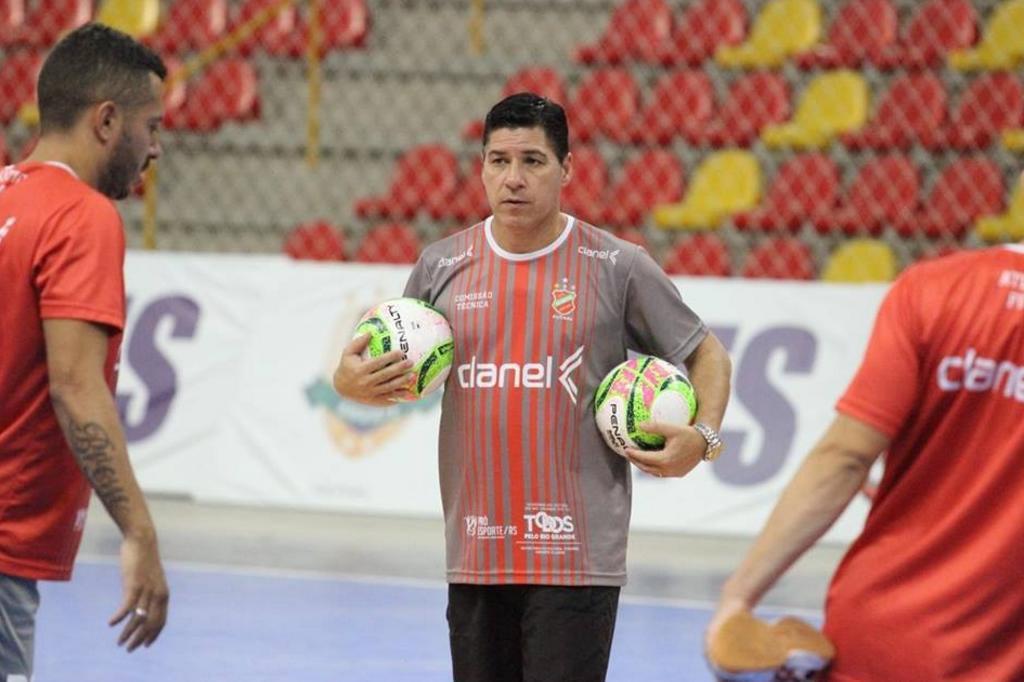 Falcão se despede da Seleção Brasileira de Futsal com mais de 400