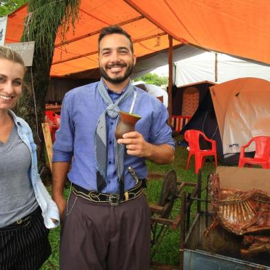  SANTA CRUZ DO SUL, RS, BRASIL, 18-11-2018. 33ª edição do Encontro de Artes e Tradição (Enart).Simone Frfohlith e Cassio Luiz (TADEU VILANI/AGÊNCIA RBS)